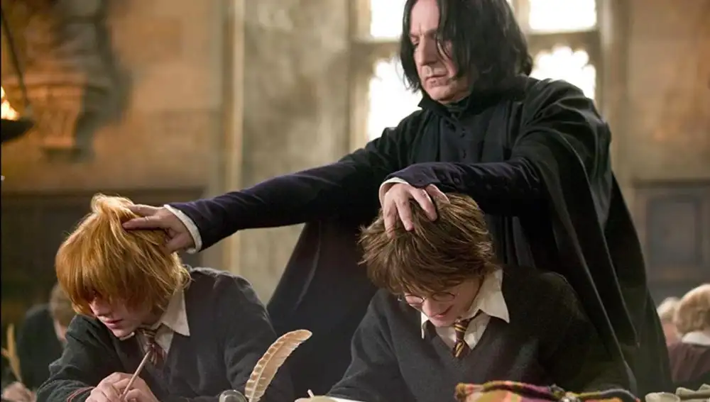 Alan Rickman da vida al profesor Severus Snape en la saga &quot;Harry Potter&quot;