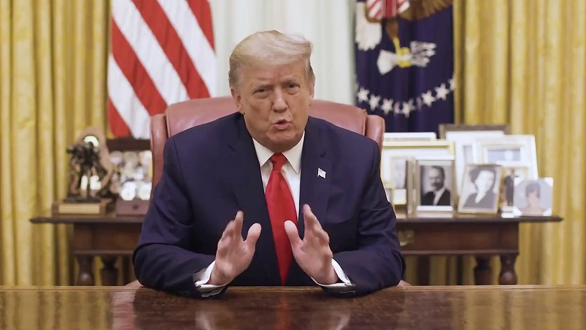 El presidente saliente de EE UU, Donald Trump, habla en un vídeo para Twitter desde Washington