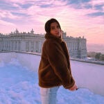 Mery Turiel y el abrigo más calentito para este invierno de rebajas de Mango.