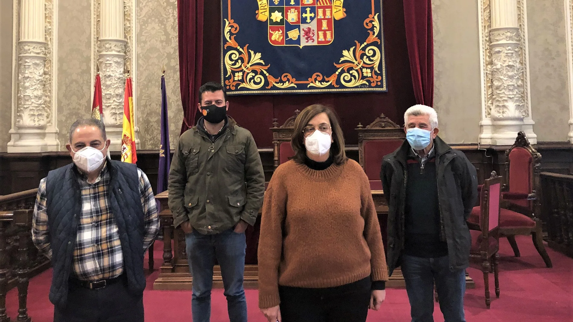La presidenta de la Diputación, Ángeles Armisén, acompañada del diputado de la zona, José Antonio Arija, recibió recientemente la visita del alcalde de Valbuena de Pisuerga, Jesús María Palacín
