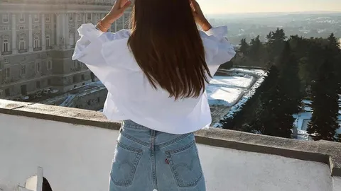 Mery Turiel con los vaqueros de toda la vida que mejor sientan.