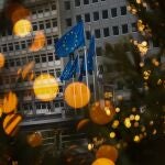 Banderas de la UE frente al cuartel general de la Comisión Europea, en Bruselas