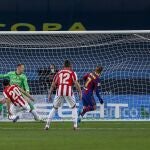Villalibre remata a portería el 2-2-