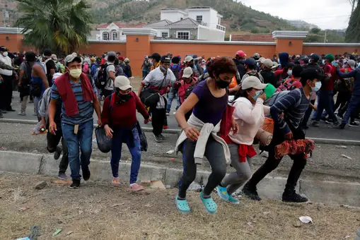 Miles de inmigrantes hondureños siguen varados en Guatemala rumbo a Estados Unidos