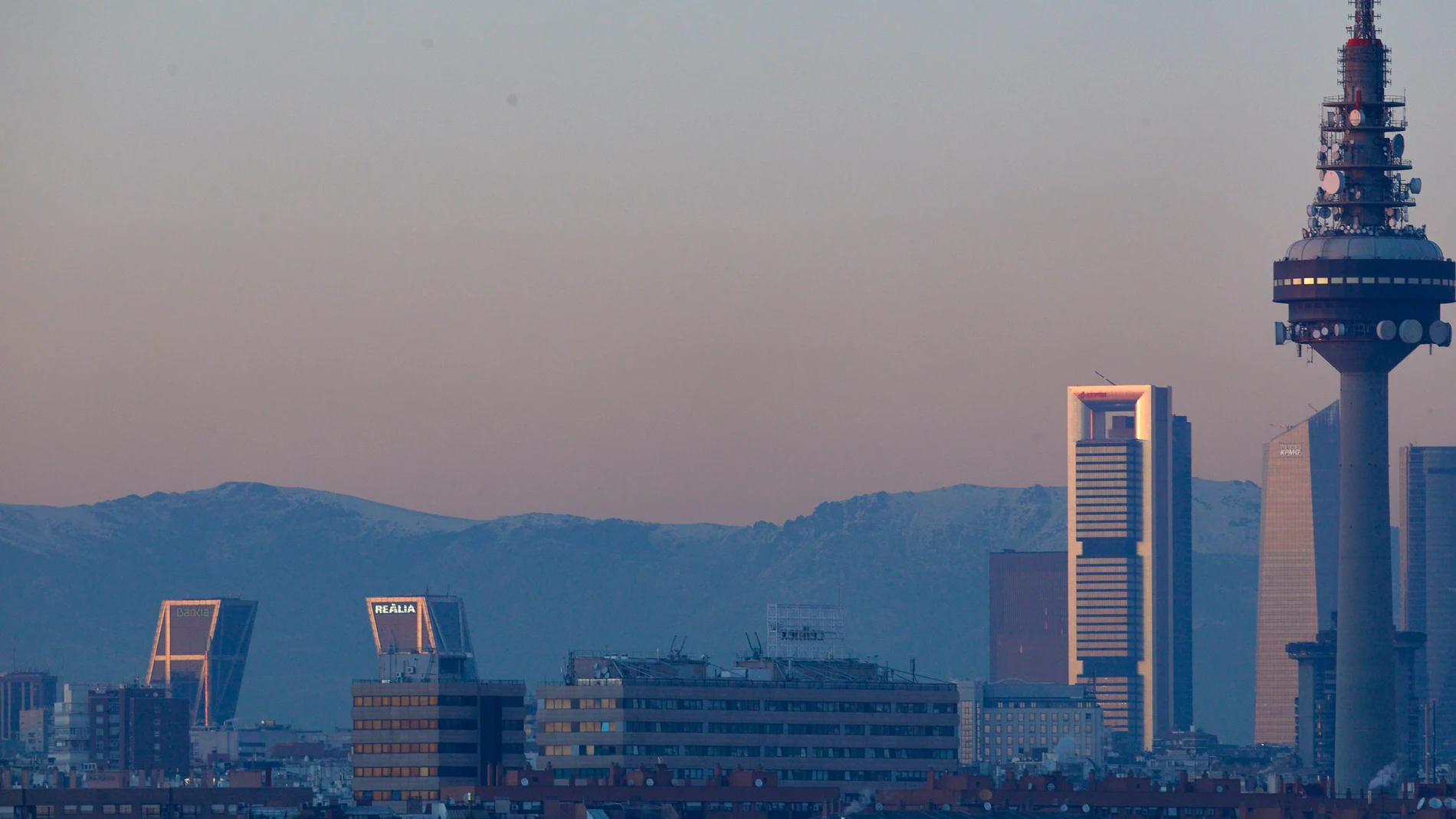 Capa de contaminación sobre Madrid desde el Cerro del Tío Pío