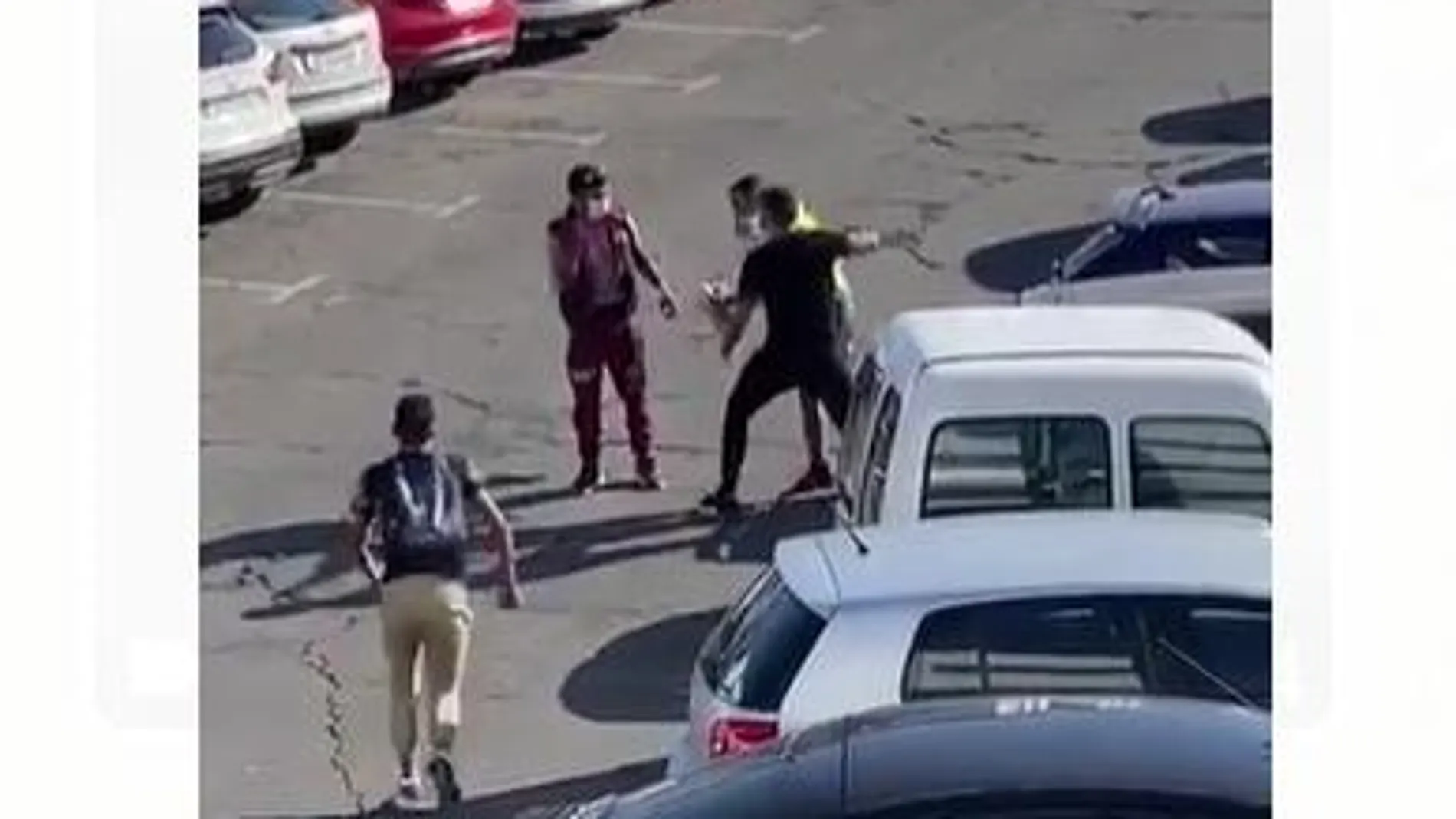 Captura del vídeo de la agresión publicado en LA RAZÓN