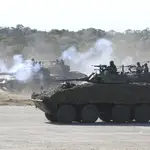 Tanques y vehículos de combate de Taiwán durante un ejercicio militar en el condado de Hsinchu, en el norte de Taiwán