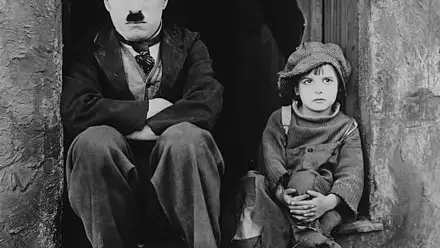 Charlie Chaplin y Jackie Coogan, en &quot;El chico&quot;