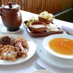 El cocido madrileño es uno de los platos clásicos del restaurante La Cañada, en Boadilla del Monte, Madrid