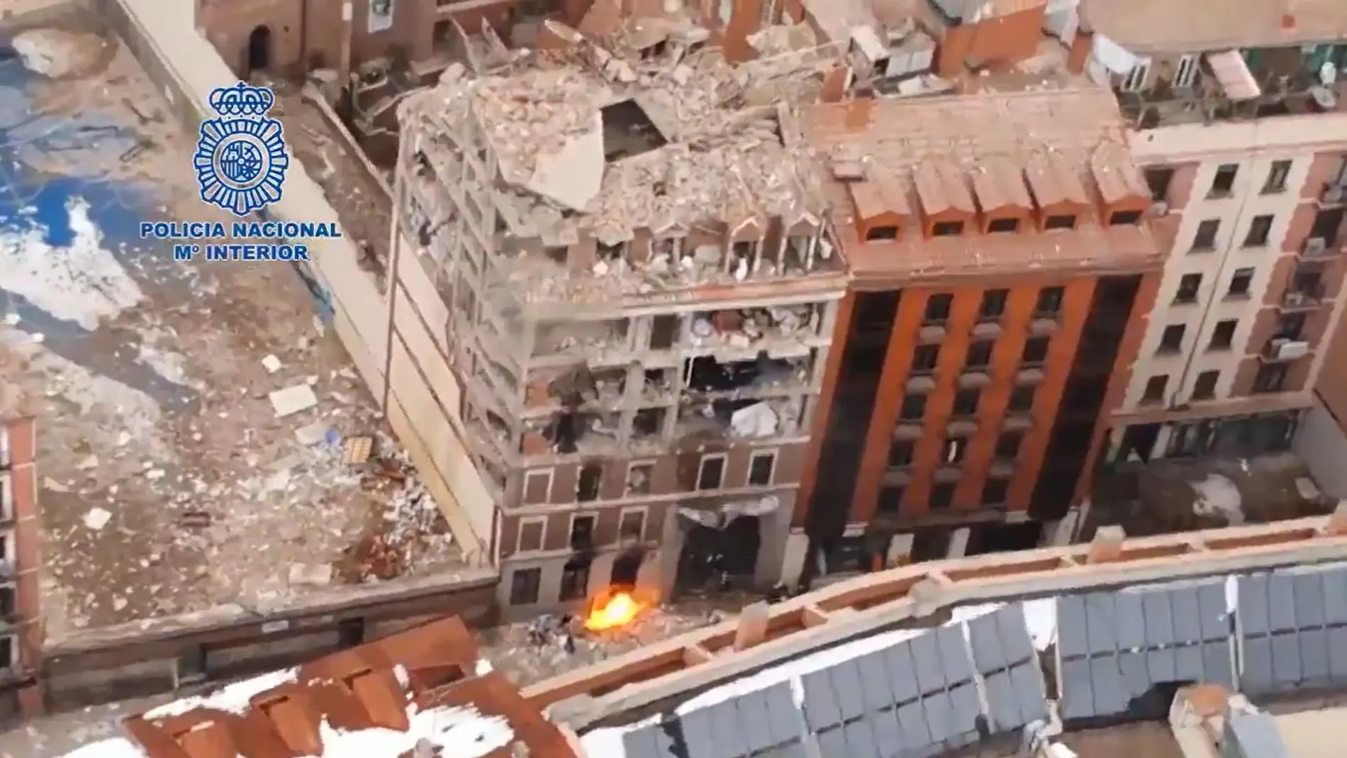 Imagen aérea del edificio de la calle Toledo de Madrid afectado por la explosión.