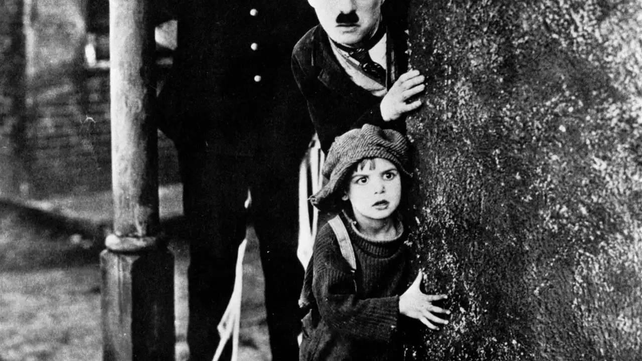 Fotograma de la película 'El chico' de Charles Chaplin