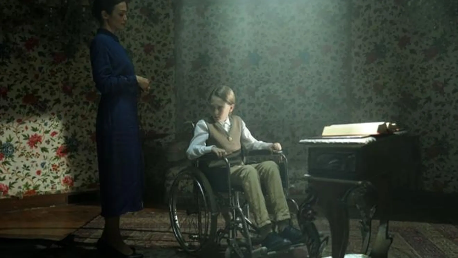 Francesca Cavallin y Maurizio Lombardi forman el tándem madre e hijo en la película "La maldición de Lake Manor"
