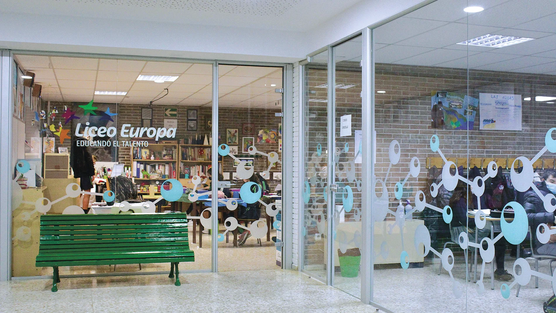 Entre 2015 y 2018, Liceo Europa realizó una renovación completa de espacios en Educación Infantil y Primaria, adaptándolos a las metodologías pedagógicas más avanzadas.