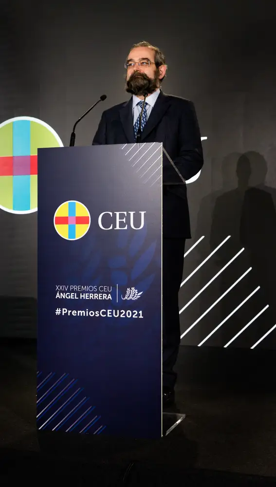 La gala virtual comenzó con la intervención de Alfonso Bullón de Mendoza, presidente de la Fundación Universitaria San Pablo CEU
