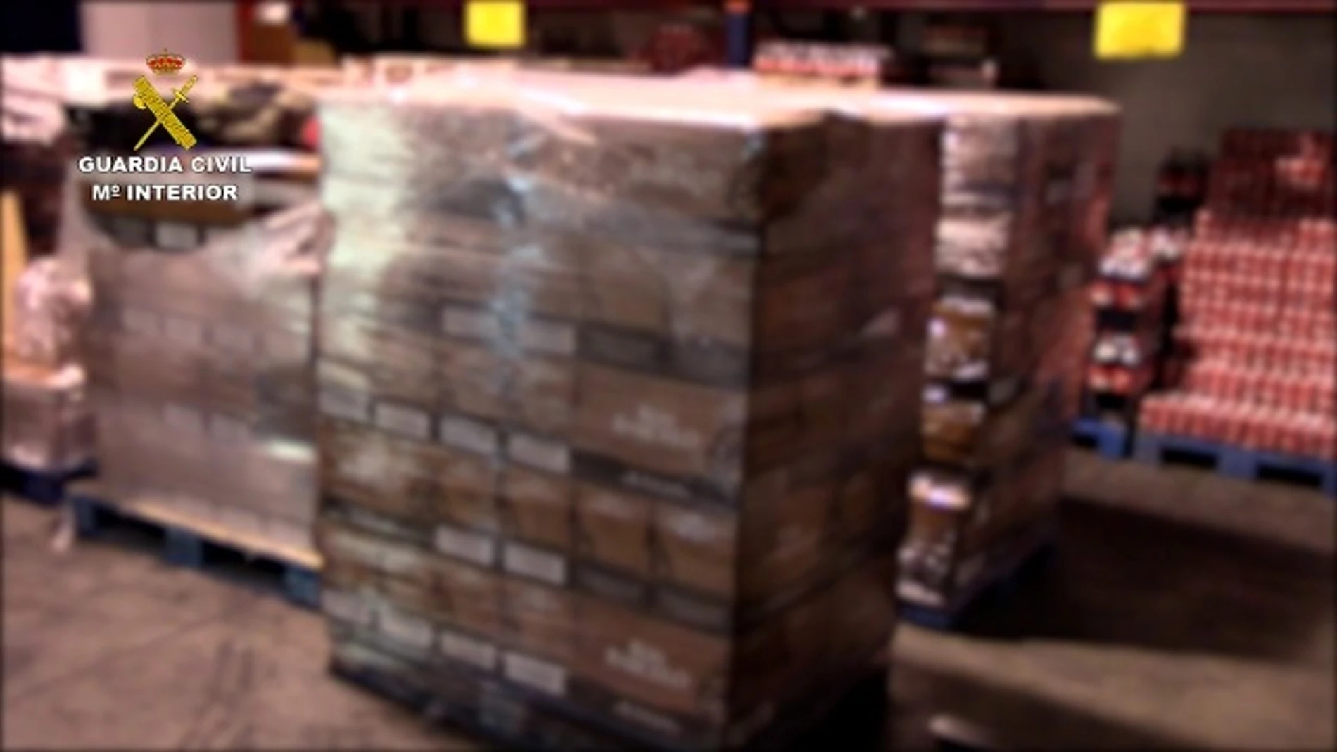La organización introdujo en España 225.000 botellas de ron falsificadas