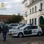 La Guardia Civil traslada al cuartel de Novelda a una de las detenidas