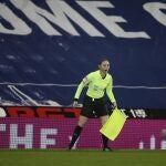Sian Massey-Ellis en el partido entre West Bromwich Albion y Manchester City