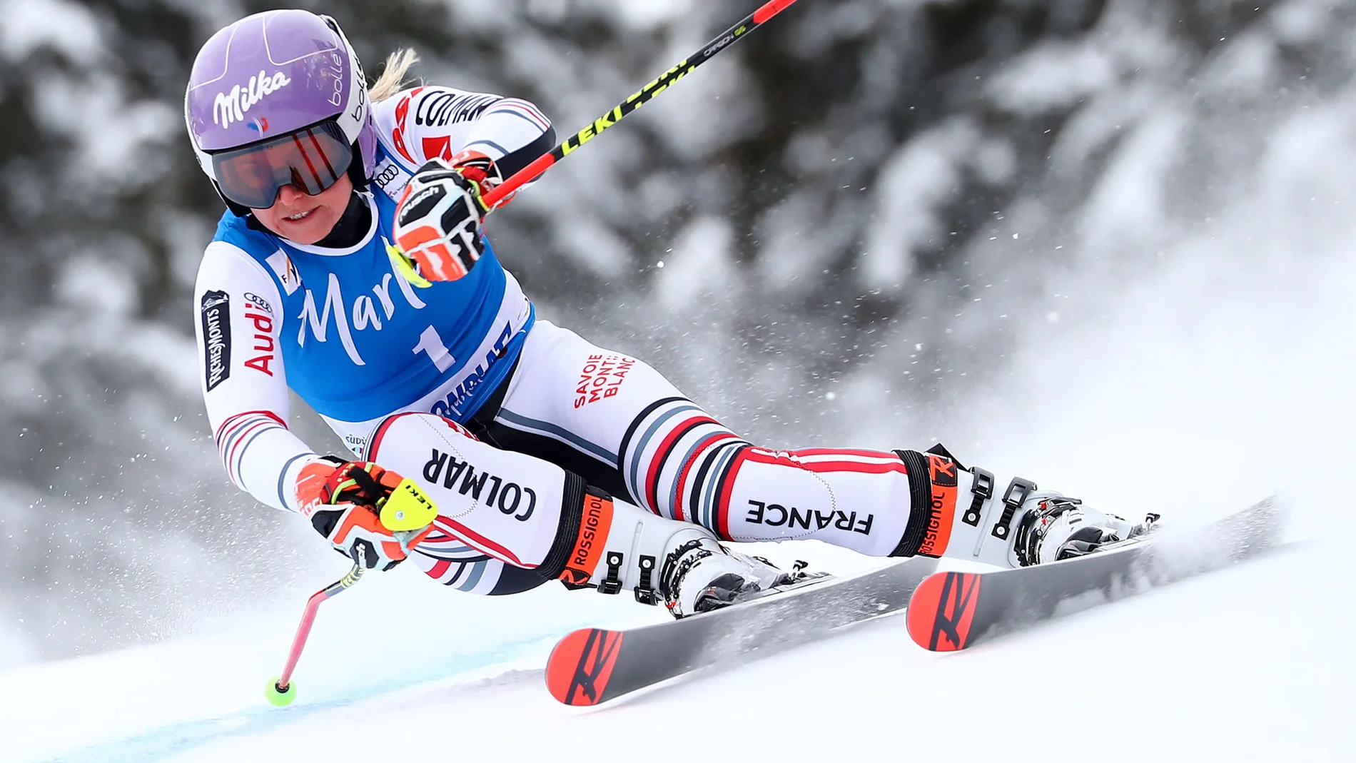 Tessa Worley, de Francia, en acción durante la carrera de eslalon gigante femenino en la Copa del Mundo de Esquí Alpino de la FIS en Kronplatz, Italia, el 26 de enero de 2021. EFE/EPA/ANDREA SOLERO