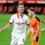 Luuk de Jong con el Sevilla.
