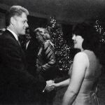 16 de diciembre de 1996. El presidente Clinton y Monica Lewinsky en una fiesta de navidad.