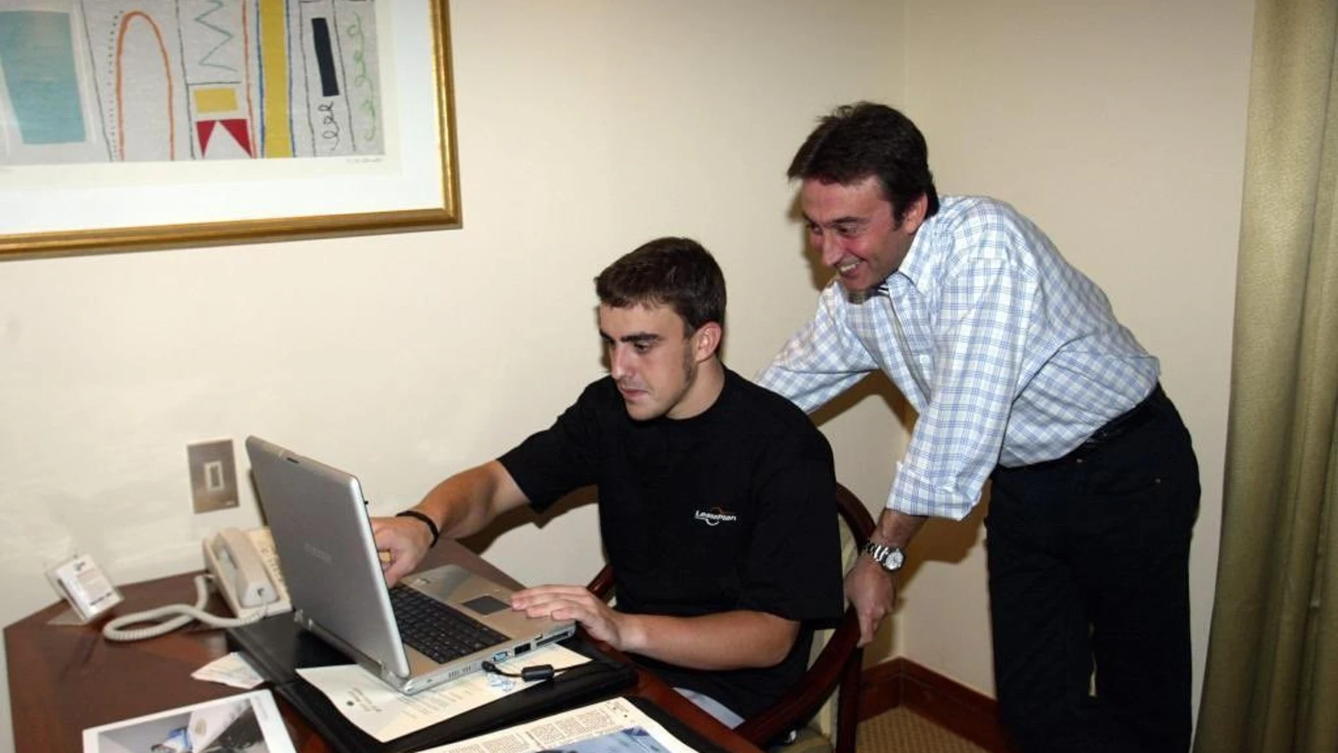 Fernando Alonso con Adrián Campos, mentor del asturiano