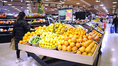 Mandarinas en un supermercado.