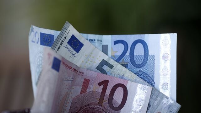 Billetes en una cartera