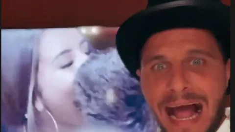 Joaquín, viendo la Isla de las Tentaciones
