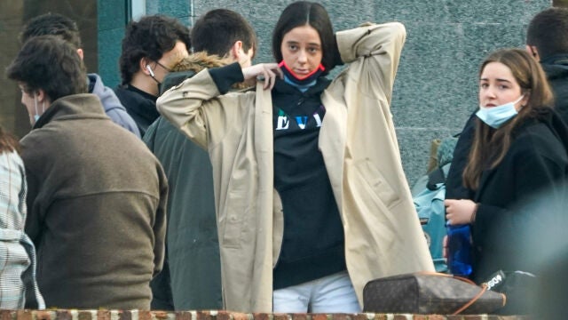 Victoria Federica se toma un descanso de sus clases a las puertas de la universidad. En Madrid (España) a 27 de enero de 2021.INFANTA ELENA;FAMILIA REAL;UNIVERSIDAD;CLASESÁngel Díaz Briñas / Europa Press27/01/2021