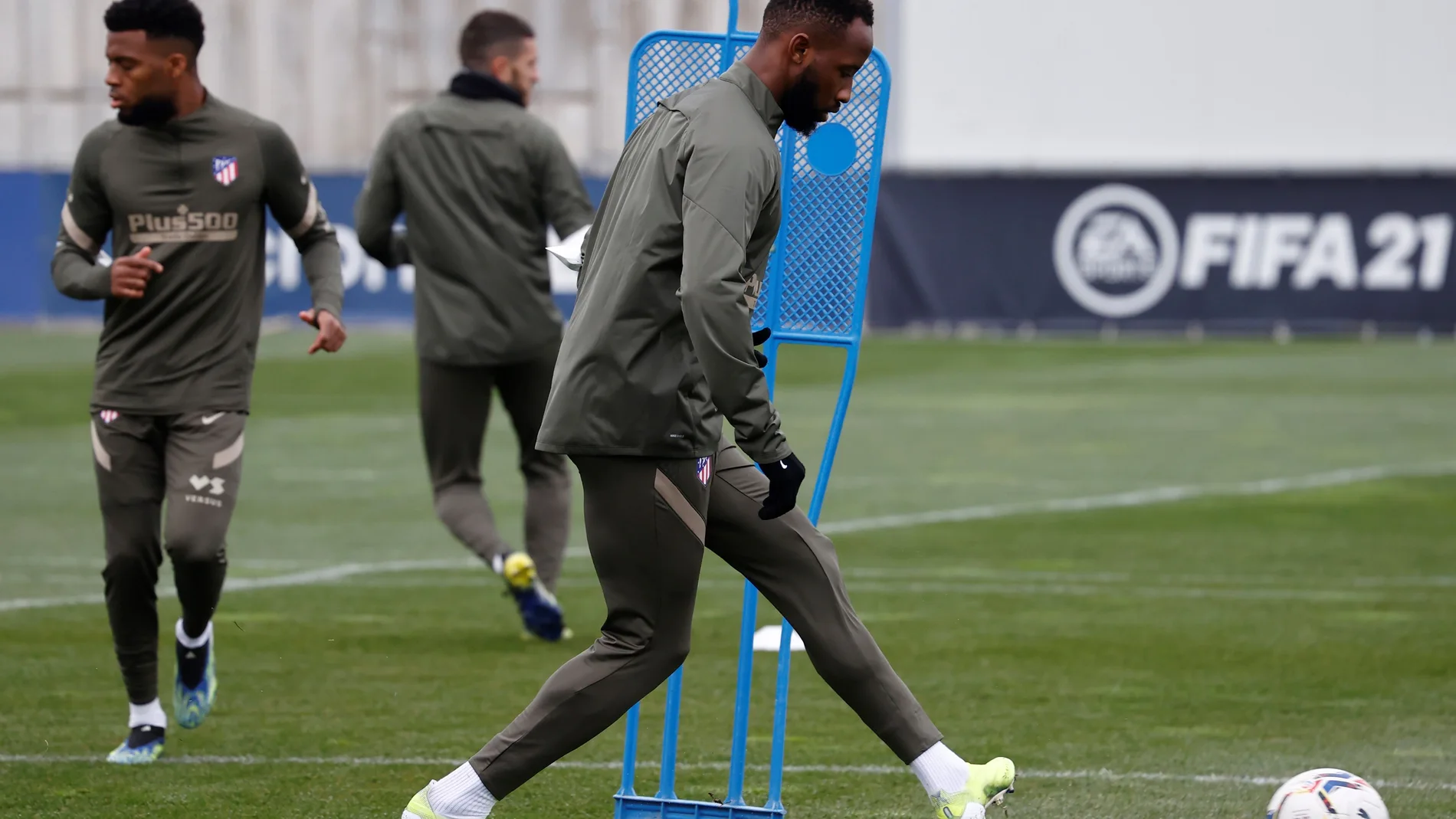 Moussa Dembélé, durante un entrenamiento con el Atlético de Madrid