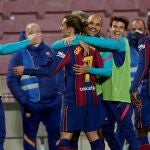 Los jugadores del Barcelona celebran el tanto de Griezmann, que dio el triunfo al Barcelona ante el Athletic Club