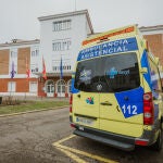 Una ambulancia a las puertas de Hospital General San Telmo , en Palencia