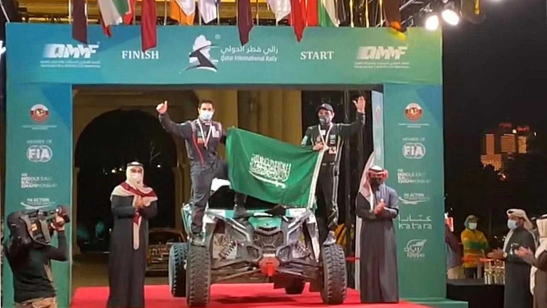 Oriol Vidal y Saleh Al-Saif en el podio
