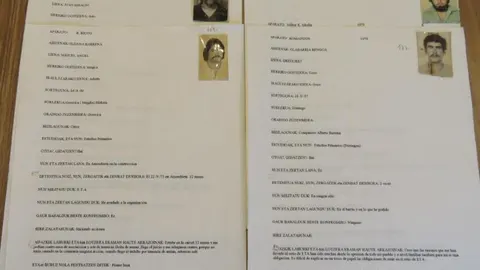 Algunas de las fichas expuestas en el Centro Memorial