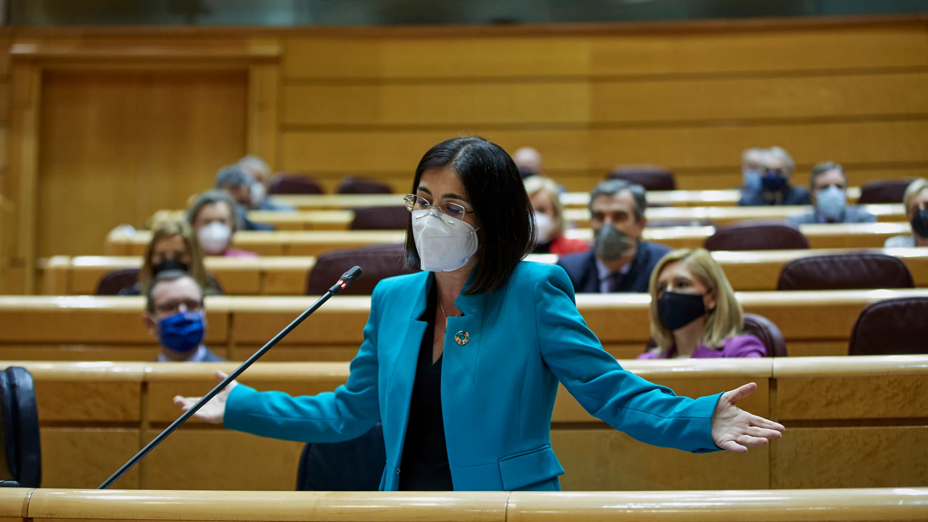 La ministra de Sanidad, Carolina Darias interviene durante una sesión de control al Gobierno en el Senado, en Madrid (España