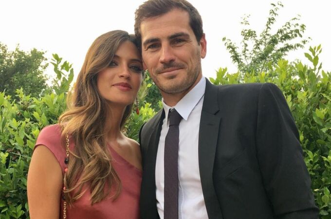Sara Carbonero posa con Iker Casillas en 2017