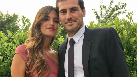 Sara Carbonero posa con Iker Casillas en 2017