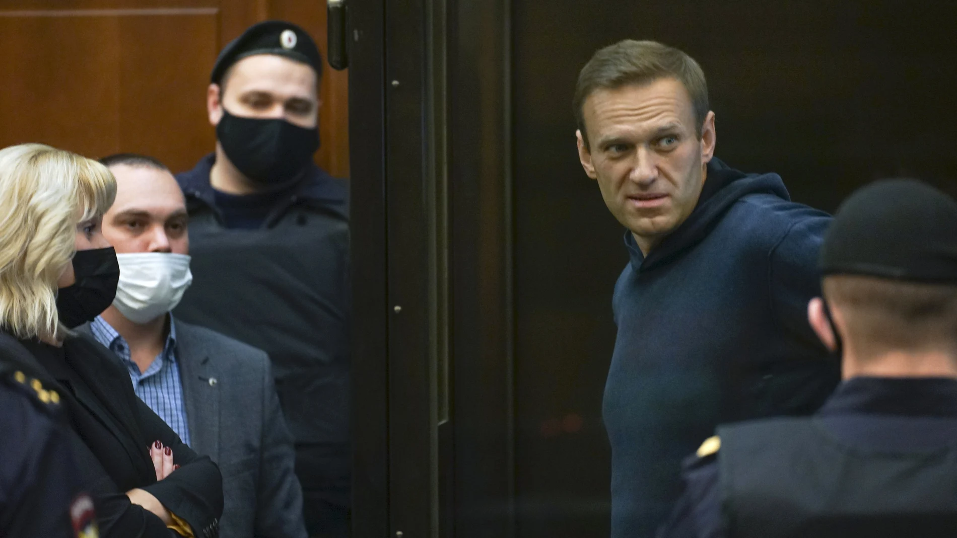Alexei Navalni durante la vista de su juicio