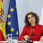 La portavoz del Gobierno y ministra de Hacienda, María Jesús Montero interviene durante la rueda de prensa posterior al Consejo de Ministros