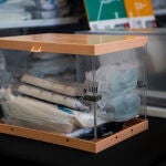 Material electoral para los próximos comicios de Cataluña en un almacén del Ayuntamiento de Barcelona