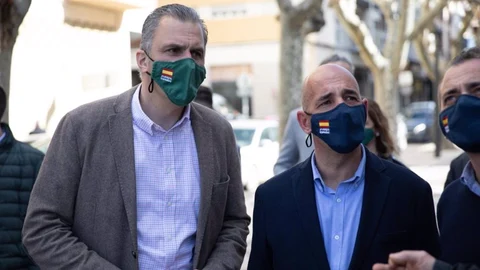 Javier Ortega Smith y el candidato de Vox per Lérida, Toni López