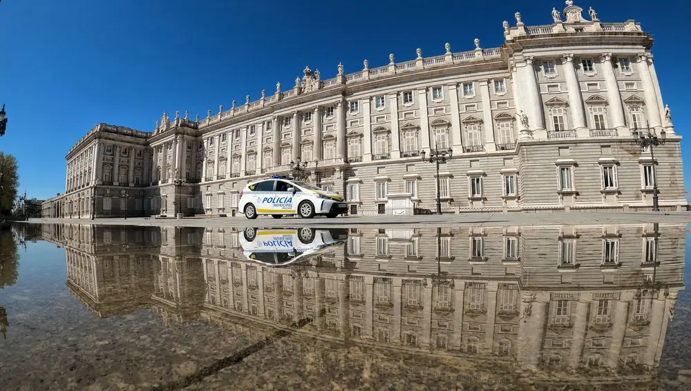 "Soledad", tomada en la Plaza de Oriente por Servando Jubera