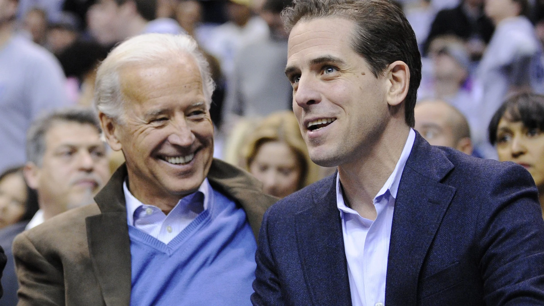 Joe Biden con su hijo Hunter Biden en 2020