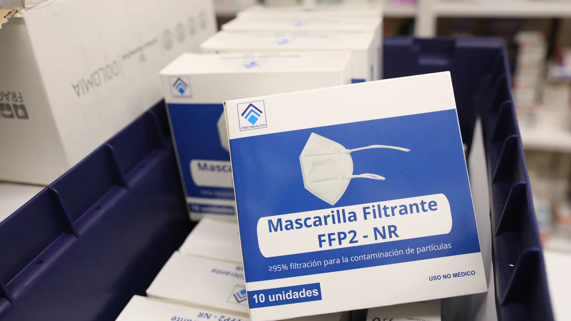 Cajas de mascarillas FFP2 en una farmacia