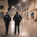 Agentes de la Policía Local vigilando las calles del centro. Imagen de archivo