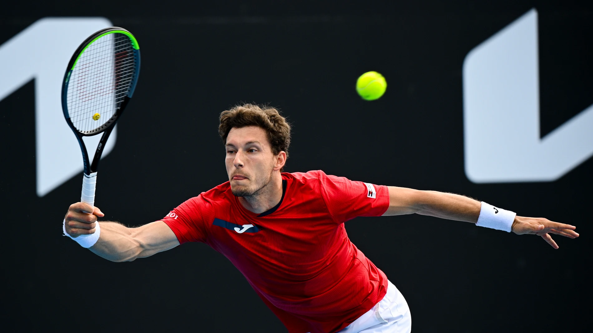 Pablo Carreno Busta superó en tres sets al japonés Kei Nishikori en el Open de Australia.
