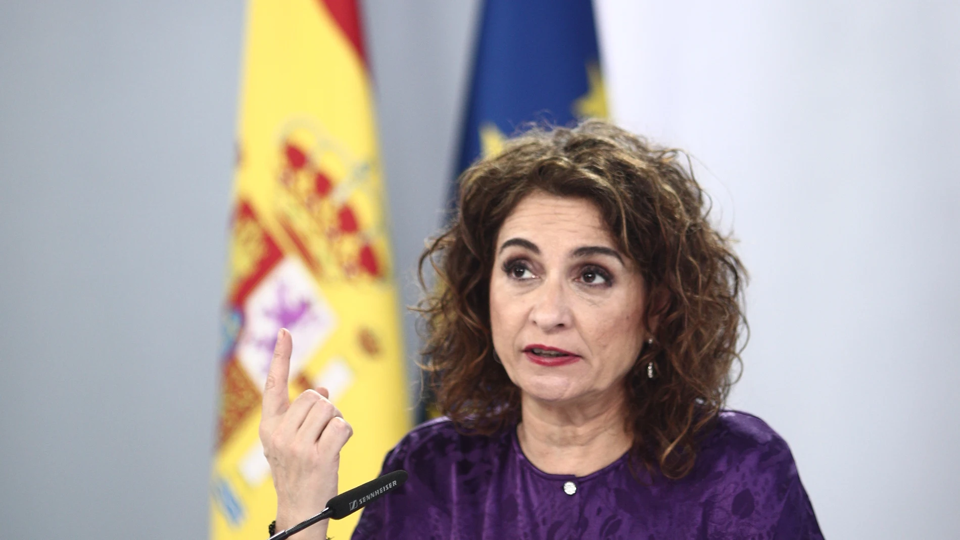 La ministra portavoz y de Hacienda, María Jesús Montero, interviene durante una rueda de prensa posterior al Consejo de Ministros
