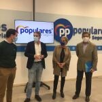 Los parlamentarios del PP de Segovia liderados por la presidenta Paloma Sanz