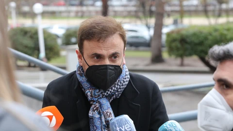 El cómico José Mota, a su llegada como víctima de estafa a la segunda sesión del juicio a Paco Sanz, acusado de estafar fingiendo tener más de 2.000 tumores, en la Sección Sexta de la Audiencia Provincial de Madrid, Madrid, (España), a 9 de febrero de 2021. Esta segunda sesión estará marcada por la presencia de algunos rostros populares de la televisión que fueron estafados por Sanz, quien ha sido condenado a dos años de cárcel frente a los seis que se pedía y a una multa de 9 meses con cuota diaria de 8 euros por obtener más de 250.000 euros de miles de personas fingiendo tener más de 2.000 tumores.09 FEBRERO 2021: TUMORES;JUICIOS;AUDIENCIA PROVINCIAL DE MADRID;PACO SANZMarta Fernández Jara / Europa Press09/02/2021