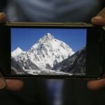 La imagen del K2, en un teléfono móvil
